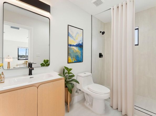 1171 NW 66th St, Miami FL 33150