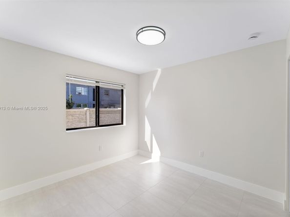 1171 NW 66th St, Miami FL 33150