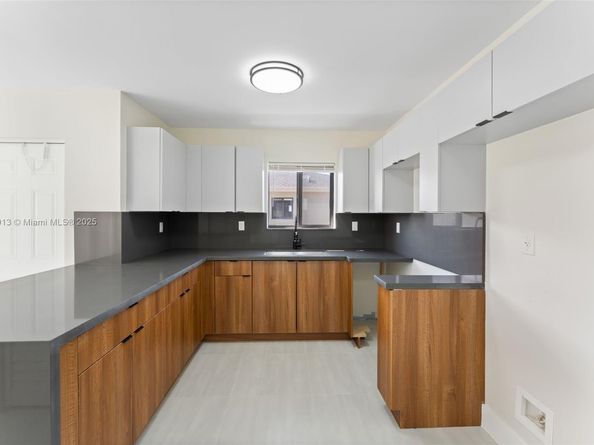 1171 NW 66th St, Miami FL 33150