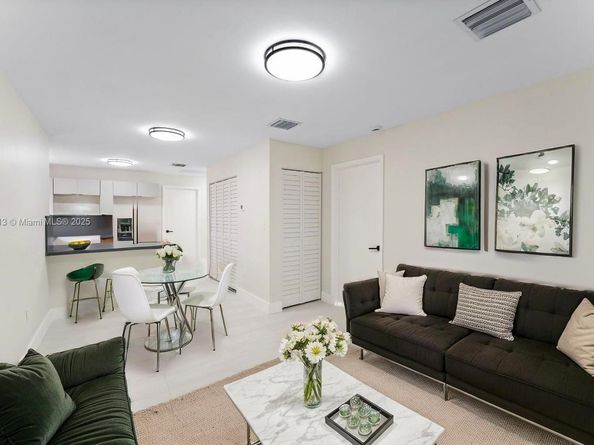 1171 NW 66th St, Miami FL 33150