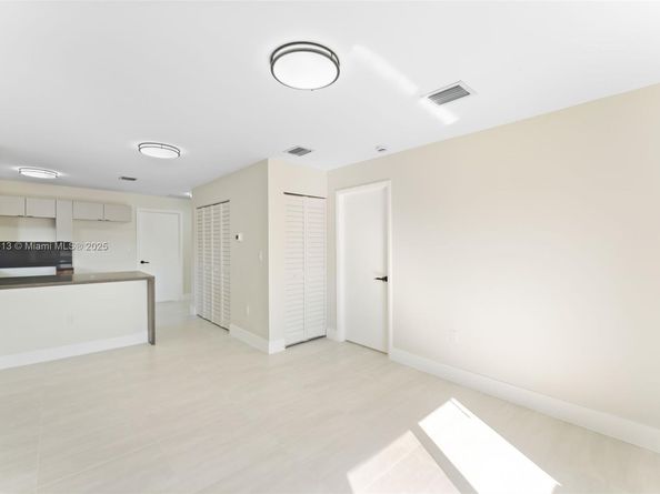 1171 NW 66th St, Miami FL 33150