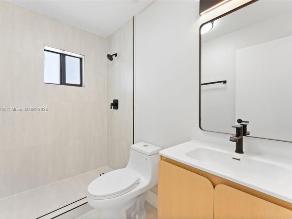 1171 NW 66th St, Miami FL 33150