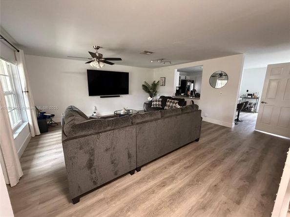 3801 NW 121st Ave, Sunrise FL 33323