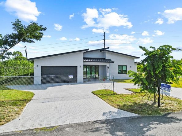 22451 SW 118 Ave, Miami FL 33170