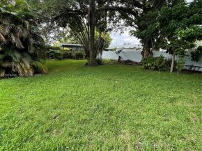 204 SW 7th Ave, Hallandale Beach FL 33009