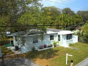 204 SW 7th Ave, Hallandale Beach FL 33009