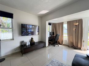 204 SW 7th Ave, Hallandale Beach FL 33009