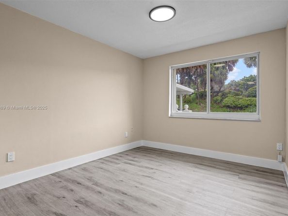 50 SW 26th Rd, Miami FL 33129