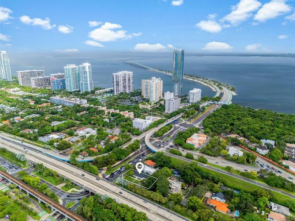 50 SW 26th Rd, Miami FL 33129