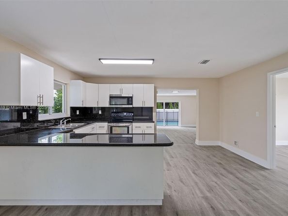 50 SW 26th Rd, Miami FL 33129