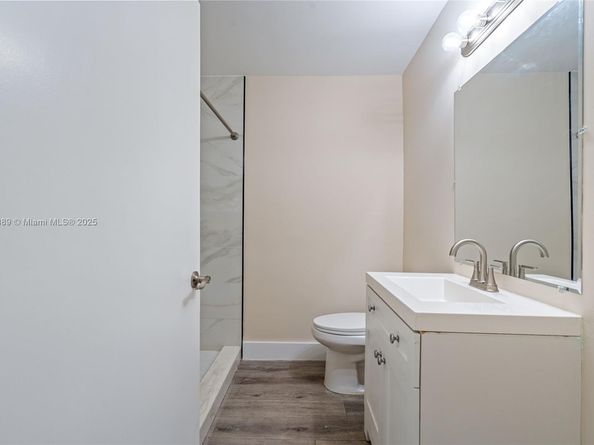 50 SW 26th Rd, Miami FL 33129