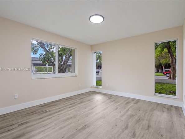 50 SW 26th Rd, Miami FL 33129