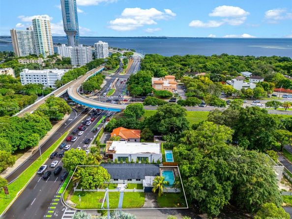 50 SW 26th Rd, Miami FL 33129