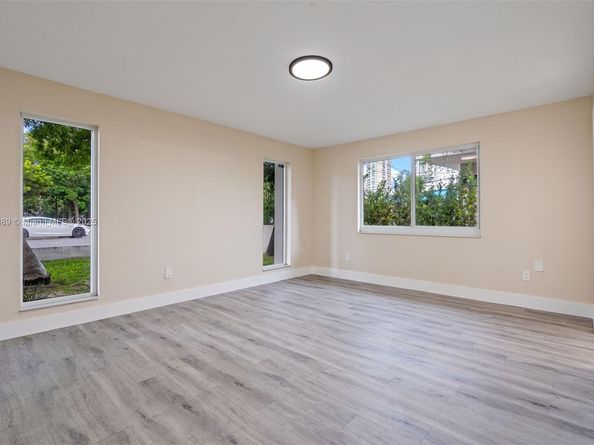 50 SW 26th Rd, Miami FL 33129