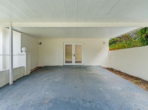 50 SW 26th Rd, Miami FL 33129