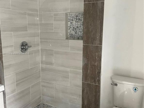 3031 NE 12th Ave, Pompano Beach FL 33064