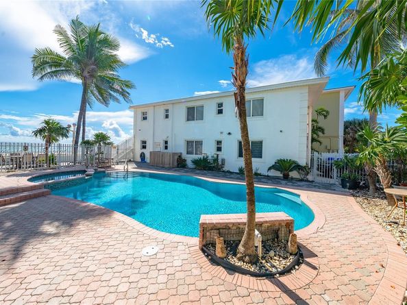 2910 N Surf Rd, Hollywood FL 33019