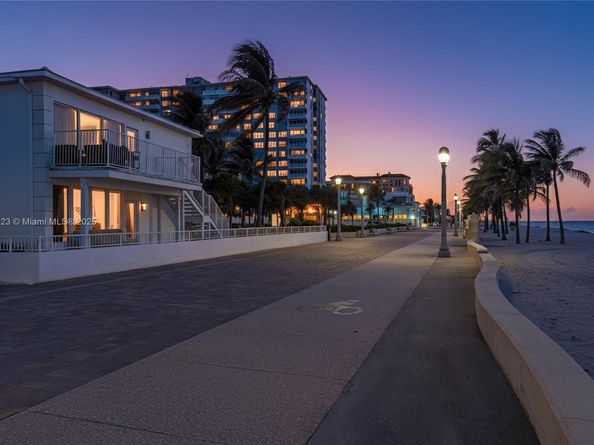 2910 N Surf Rd, Hollywood FL 33019
