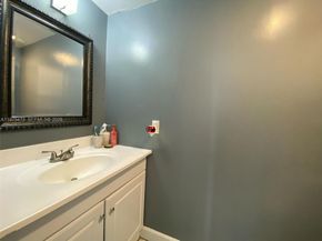 3642 NE 171st St 208, North Miami Beach FL 33160