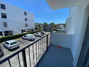 3642 NE 171st St 208, North Miami Beach FL 33160