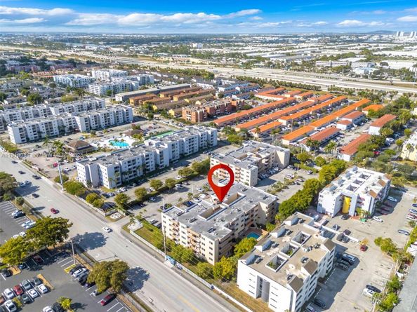 8045 NW 7th St 2301, Miami FL 33126