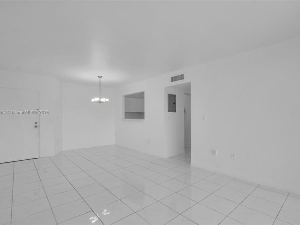 8045 NW 7th St 2301, Miami FL 33126