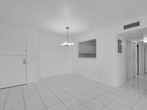 8045 NW 7th St 2301, Miami FL 33126