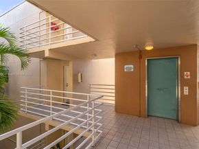 8045 NW 7th St 2301, Miami FL 33126