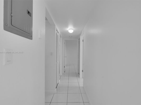 8045 NW 7th St 2301, Miami FL 33126