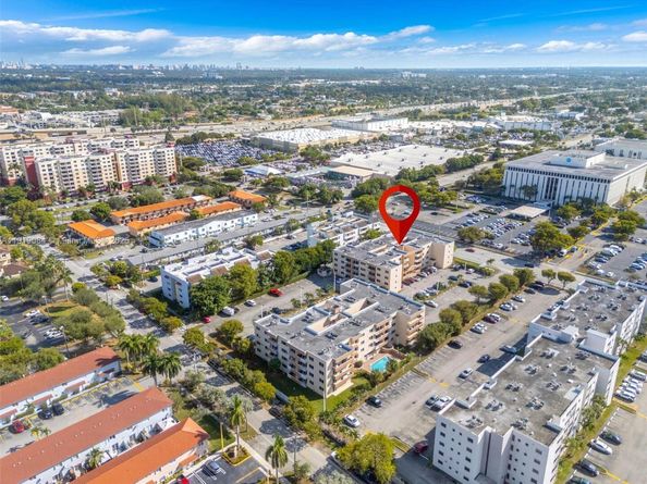 8045 NW 7th St 2301, Miami FL 33126