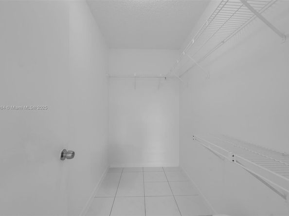 8045 NW 7th St 2301, Miami FL 33126