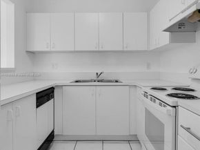 8045 NW 7th St 2301, Miami FL 33126