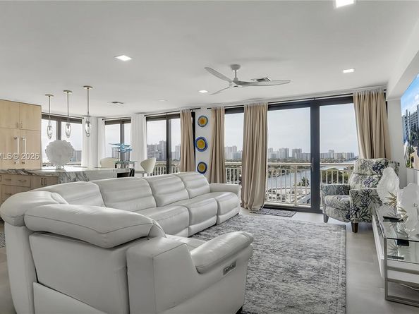 3100 NE 48th St PH18, Fort Lauderdale FL 33308