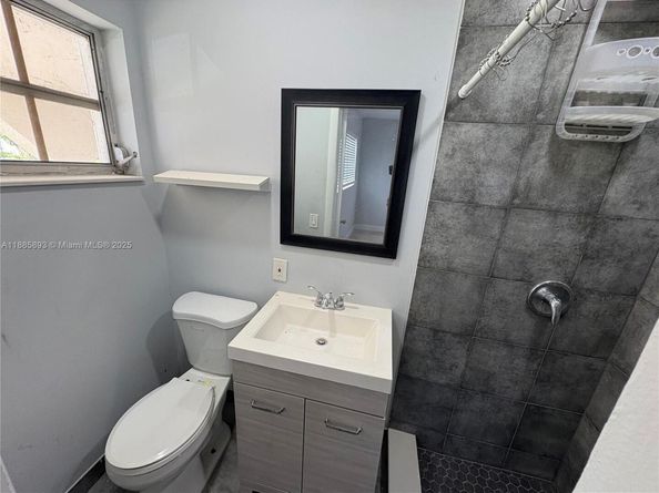 165 NW 192nd St, Miami Gardens FL 33169