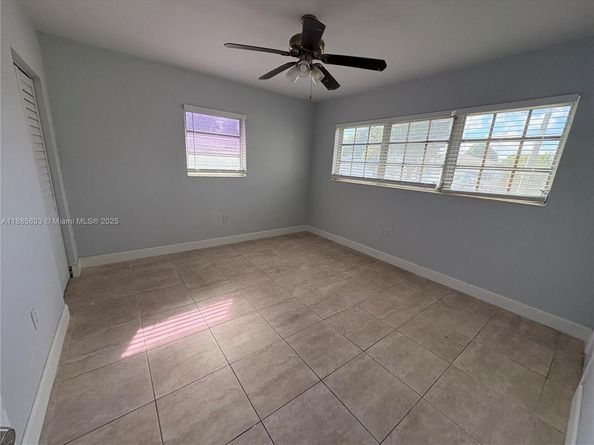 165 NW 192nd St, Miami Gardens FL 33169