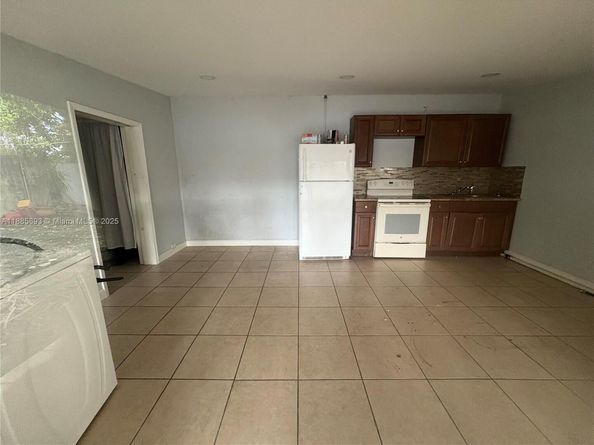 165 NW 192nd St, Miami Gardens FL 33169