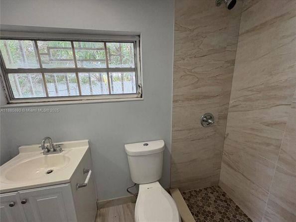 165 NW 192nd St, Miami Gardens FL 33169