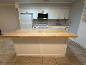 165 NW 192nd St, Miami Gardens FL 33169