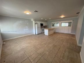 165 NW 192nd St, Miami Gardens FL 33169