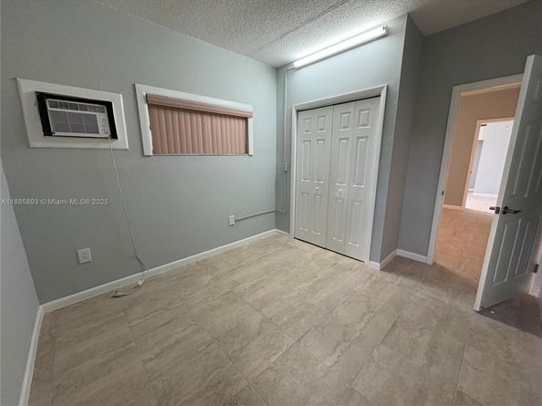 165 NW 192nd St, Miami Gardens FL 33169