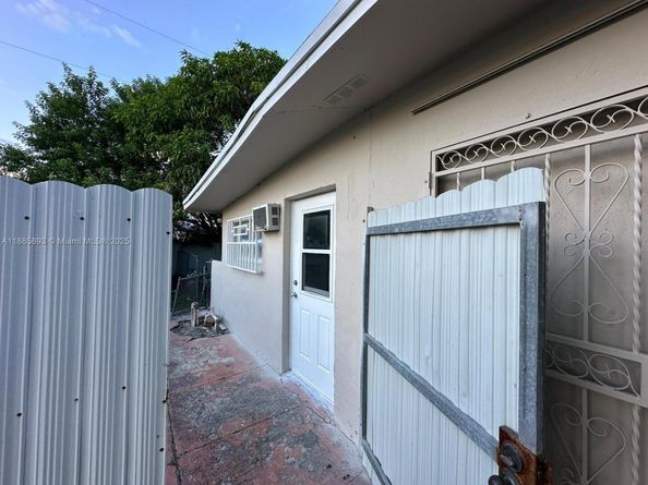 165 NW 192nd St, Miami Gardens FL 33169