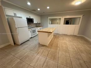 165 NW 192nd St, Miami Gardens FL 33169