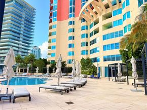 300 S Pointe Dr 906, Miami Beach FL 33139