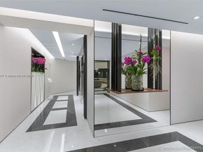 300 S Pointe Dr 906, Miami Beach FL 33139