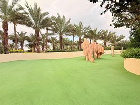 300 S Pointe Dr 906, Miami Beach FL 33139