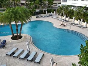 300 S Pointe Dr 906, Miami Beach FL 33139