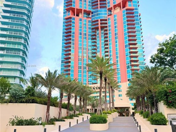 300 S Pointe Dr 906, Miami Beach FL 33139