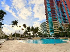 300 S Pointe Dr 906, Miami Beach FL 33139