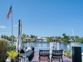 934 S Southlake Dr, Hollywood FL 33019