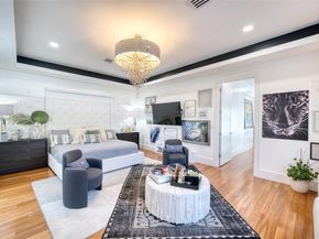 934 S Southlake Dr, Hollywood FL 33019